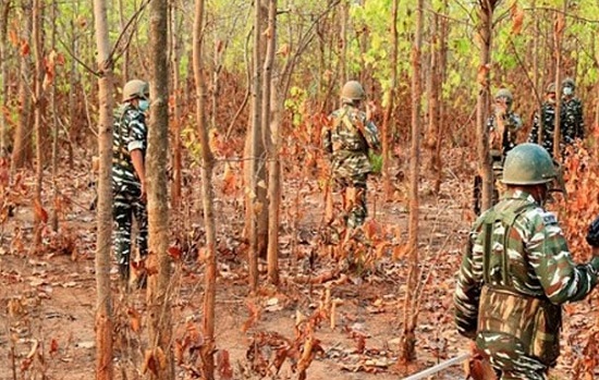 কমপক্ষে ১২ ভারতীয় সেনা নিহত