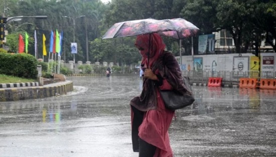 ফের বৃষ্টির পূর্বাভাস, তাপমাত্রা নিয়ে যে নতুন তথ্য আবহাওয়া অফিস