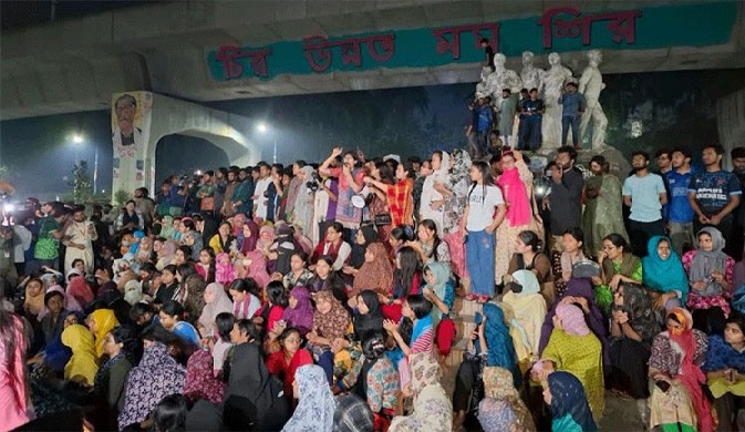 ২ দফা দাবি জানিয়ে ‘ধর্ষণবিরোধী মঞ্চ’ ঘোষণা করলেন ছাত্রীরা!